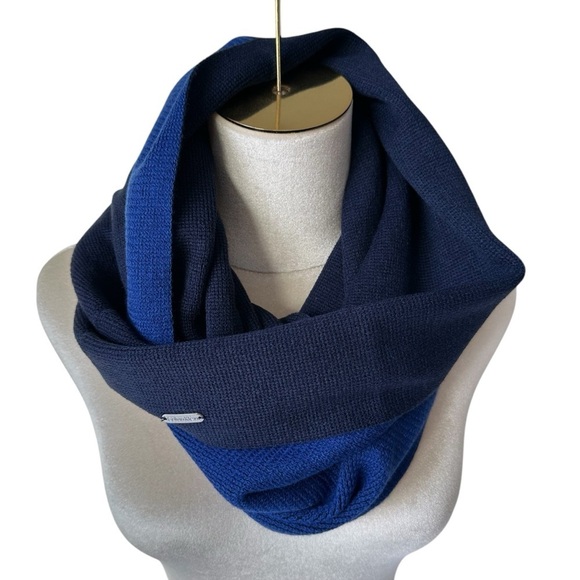 Calvin Klein Reversible Navy and Royal Blue Knit Scarf - Picture 1 of 7